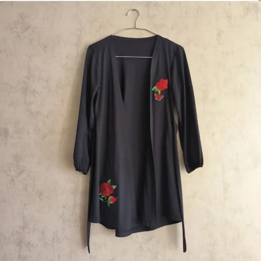 رویه لباس گلدوزی شده