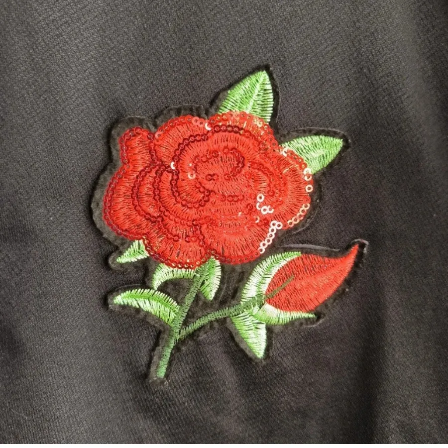 رویه لباس گلدوزی شده