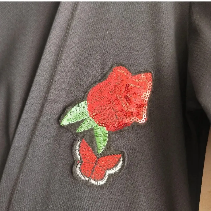 رویه لباس گلدوزی شده