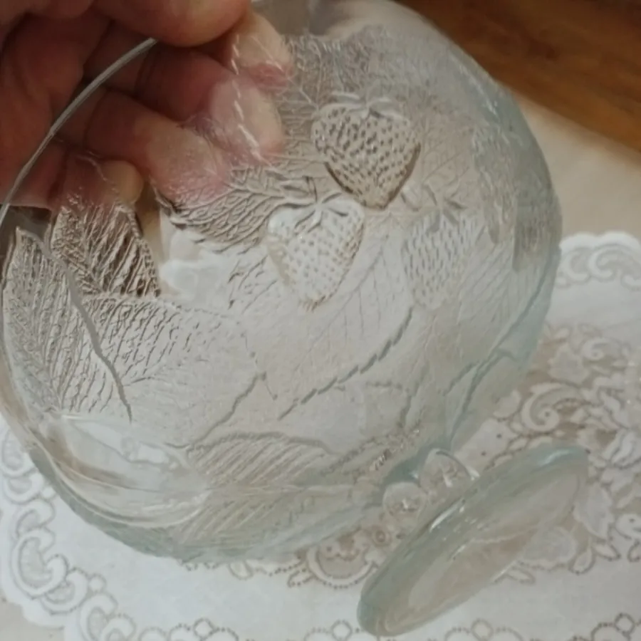 میوه خوری پایه دار قدیمی