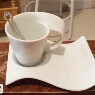فنجان و زیر فنجانی خارجی