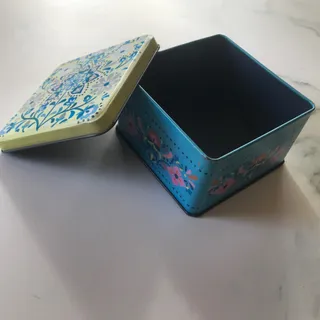 جعبه فلزی