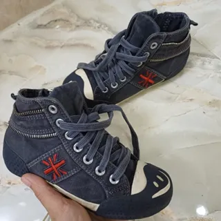 کفش بچگانه کتونی سایز 32