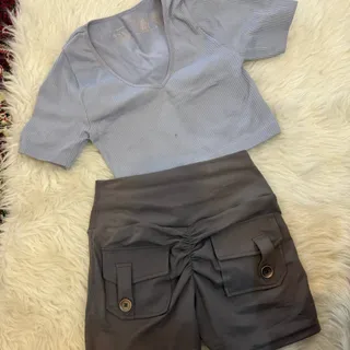 شورتک دکمه دار