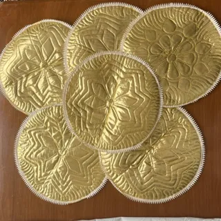 کوسن طلایی