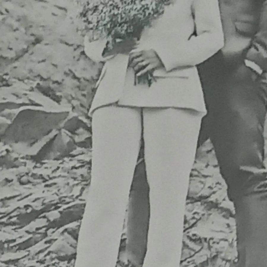 کت و شلوار سفید