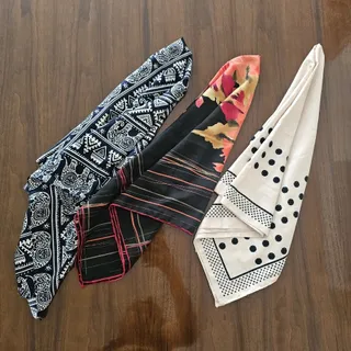روسری ساتن