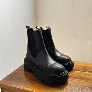 بوت مشکی