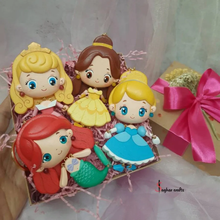 آویز چوبی