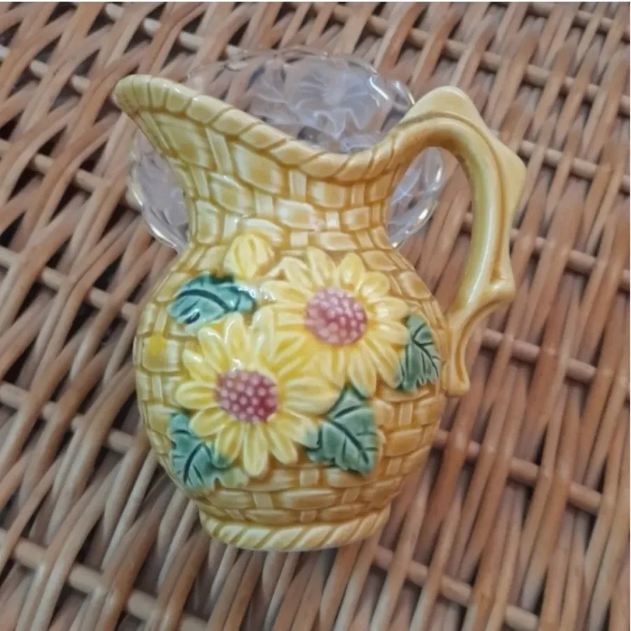 پارچ کوچک قدیمی