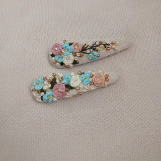 گیره تق تقی گلدوزی شده