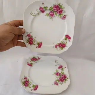 بشقاب گلسرخی چهارگوش ژاپن