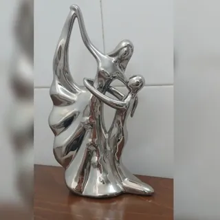 مجسمه زوج عاشق