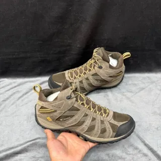 کفش کوهنوردی و طبیعتگردی