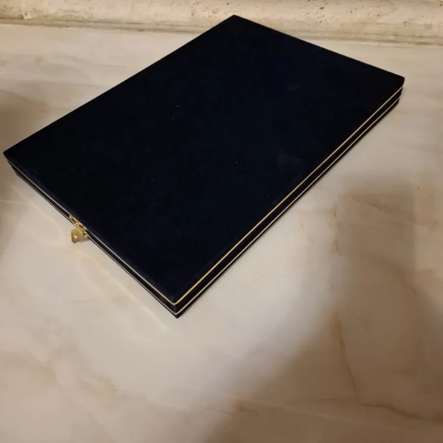 جعبه مخمل بزرگ