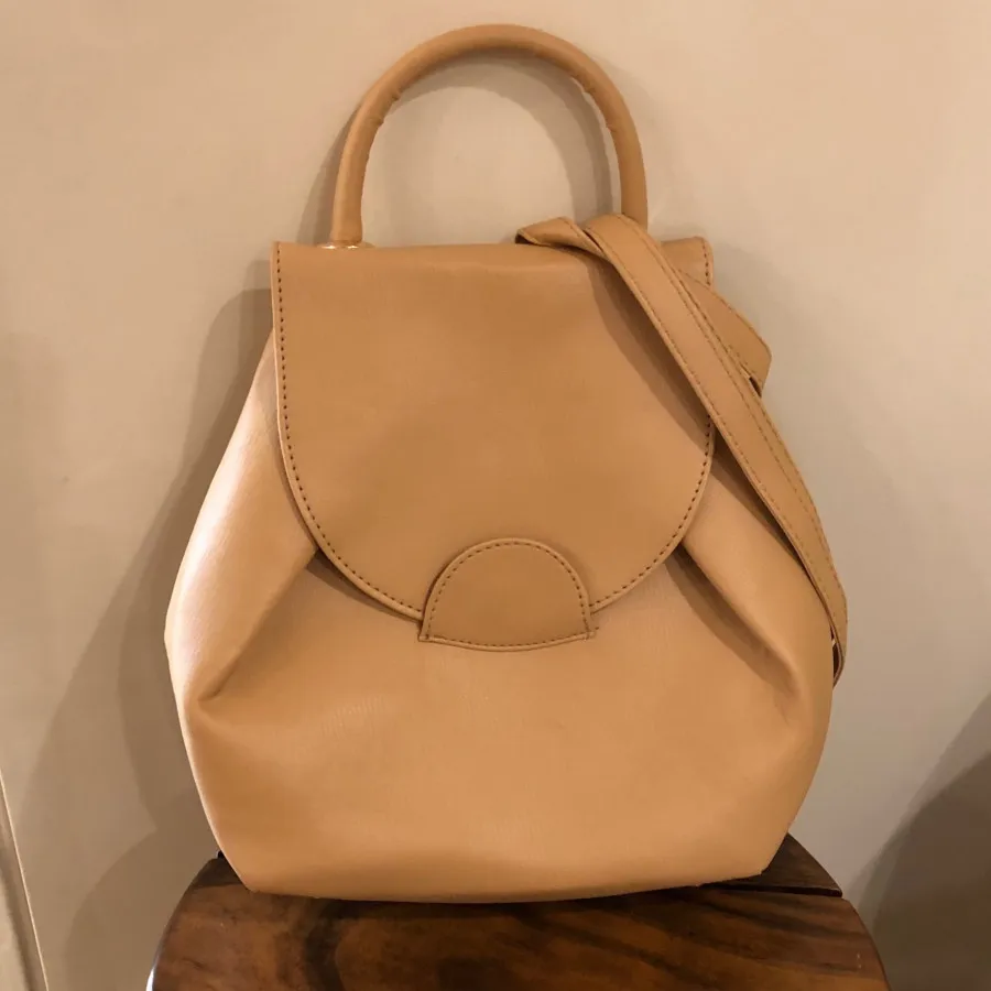 کیف کوله کرم