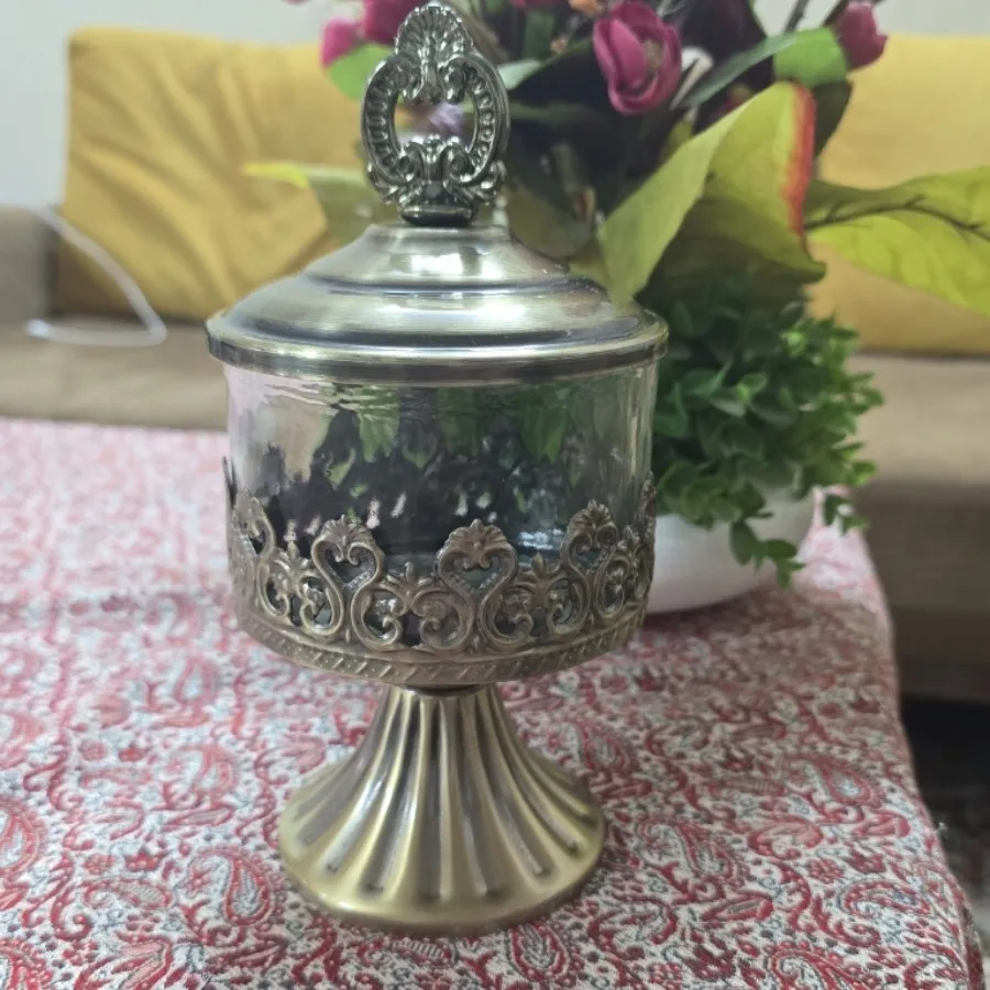 شکلات خوری یا قندان