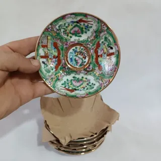 نعلبکی گلمرغی