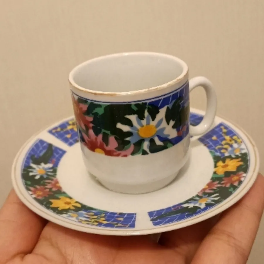 فنجان و نعلبکی