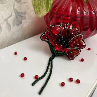 سنجاق سینه گل رز