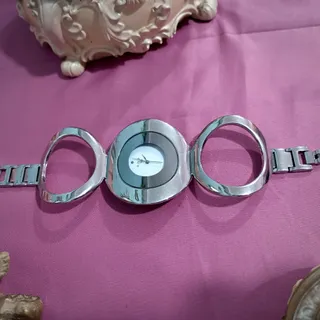 ساعت قدیمی و کلکسیونی
