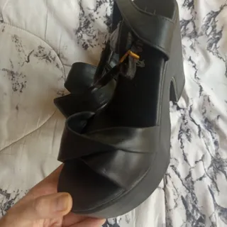 کفش پاشنه