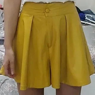 شلوارک چرم ترک