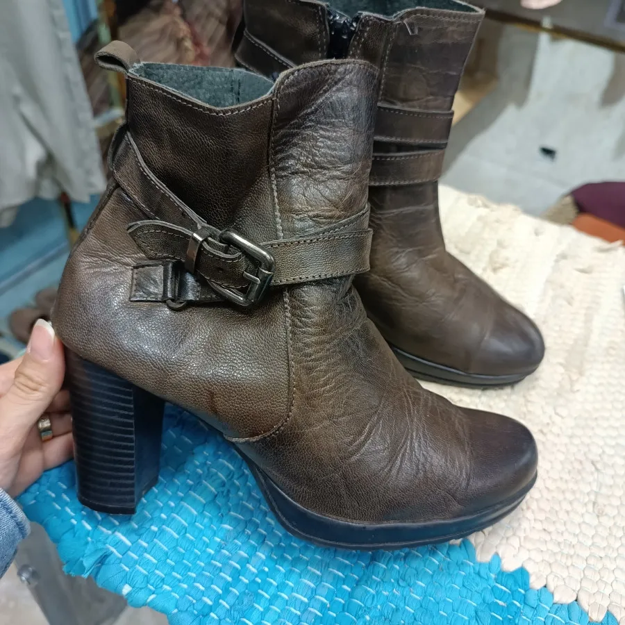 نیم بوت زنانه چرم خارجی