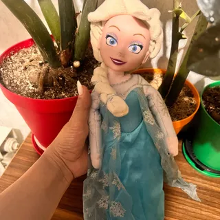 عروسک السا اورجینال