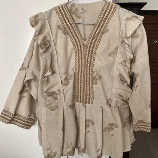 لباس کرم گلدار