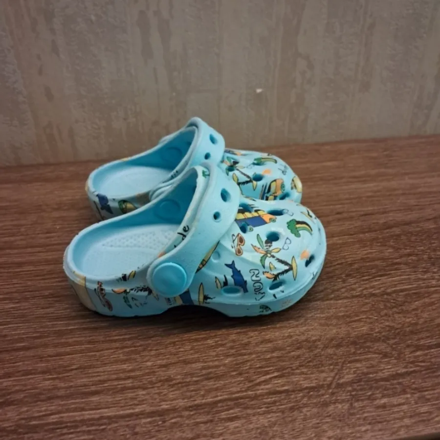 دمپایی مدل کراکس