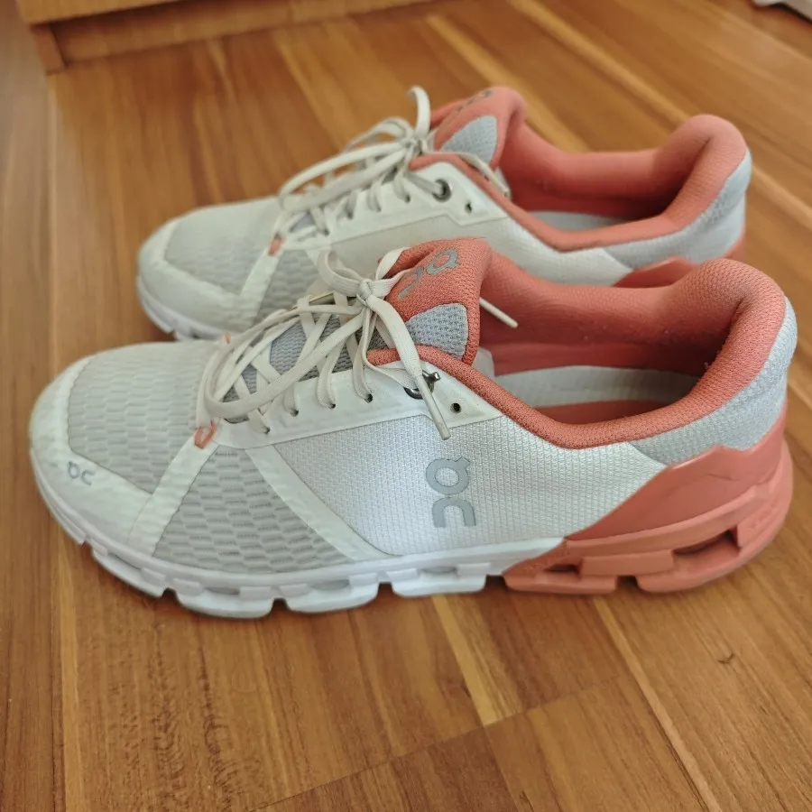 کفش آن رانینگ qc
