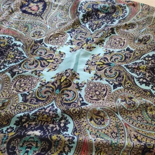 روسری ابریشمی