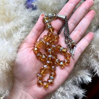 تسبیح‌ عسلی