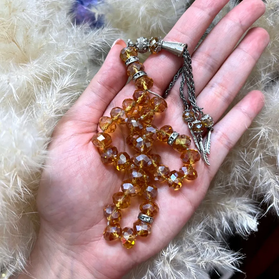 تسبیح‌ عسلی