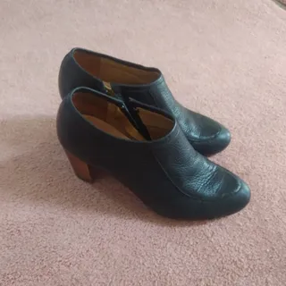 کفش چرم زنانه