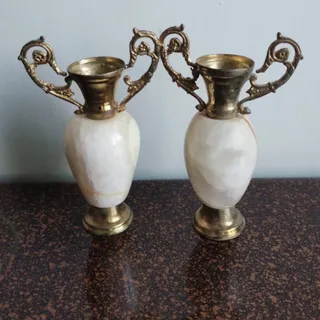گلدان مرمری قدیمی