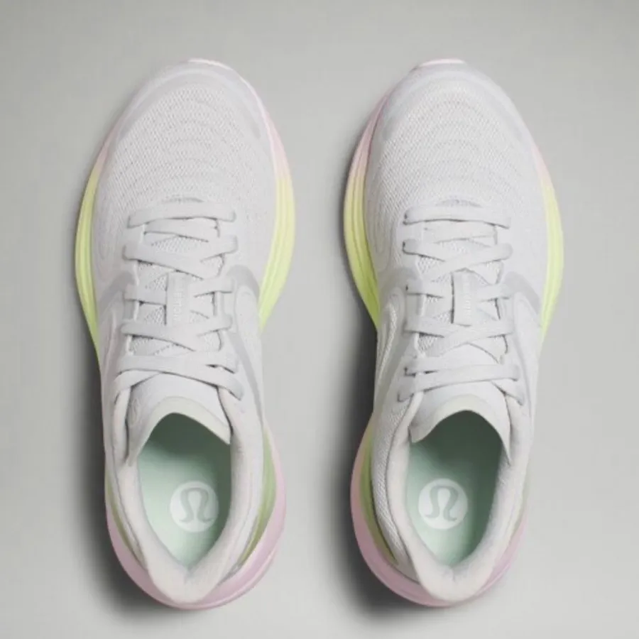 کتونی برند lululemon