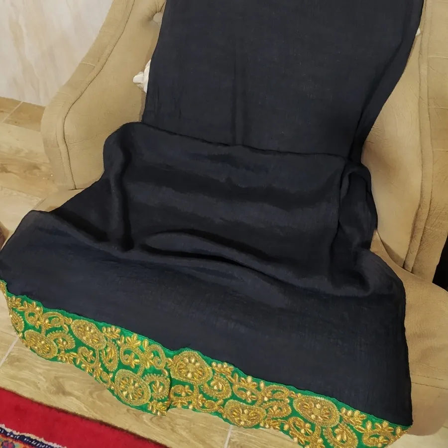 شال مشکی درحدنومیباشد