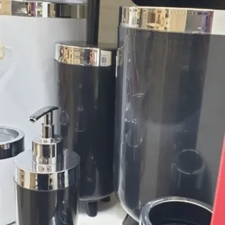 سطل و فرچه