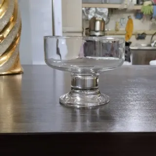 بستنی خوری