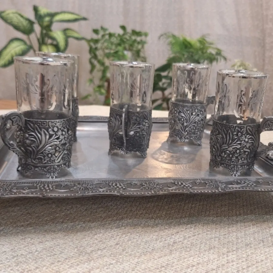 سینی و استکان پیوتر