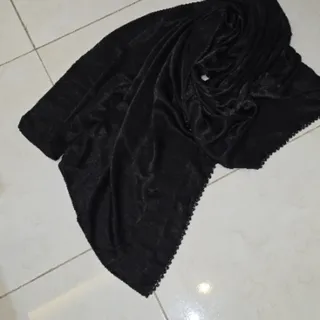 شال مشکی مرواریدی