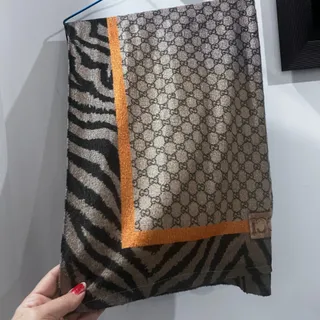 شال گوچی موهر