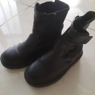 بوت زارا بچه گانه