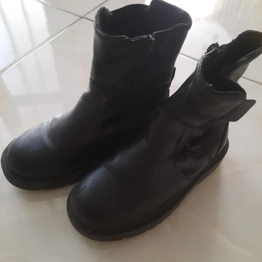 بوت زارا بچه گانه