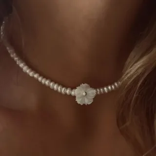 مروارید عدسی وگل صدفی