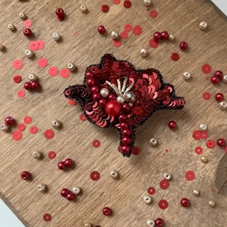 سنجاق سینه شیک