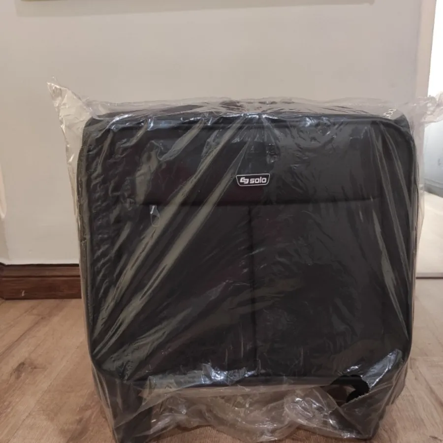 چمدان داخل کابین کاملا نو