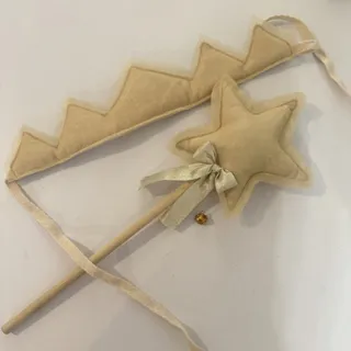تاج پارچه ای و چوب جادو